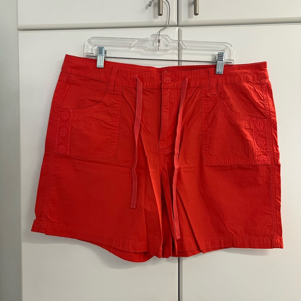 St Johns Bay Women's Coral Shorts Sz 16